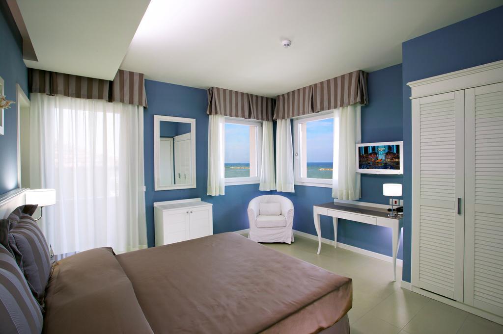 Hotel Nettuno チェゼナーティコ エクステリア 写真