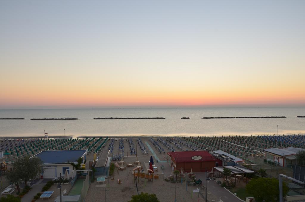 Hotel Nettuno チェゼナーティコ エクステリア 写真