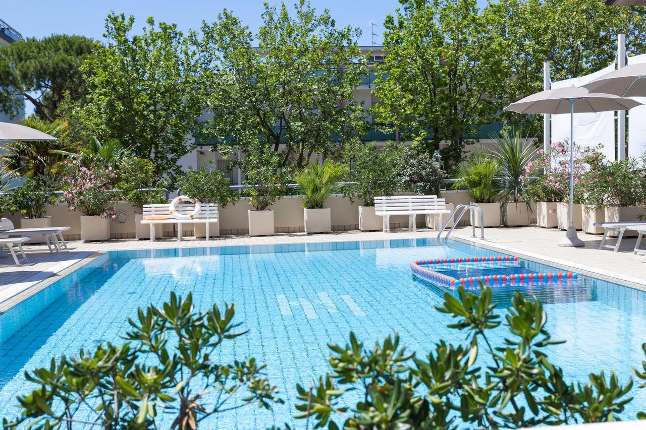 Hotel Nettuno チェゼナーティコ エクステリア 写真